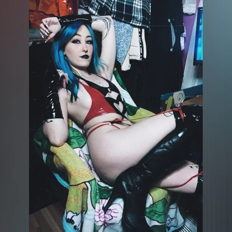 💕 ＳＰＯＩＬＥＤ ＦÜＣＫ ＤＯＬＬ✨'s avatar