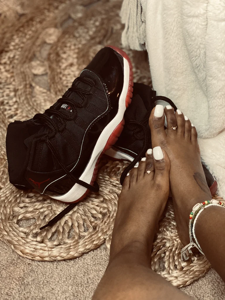 sneakersolesandtoes's avatar