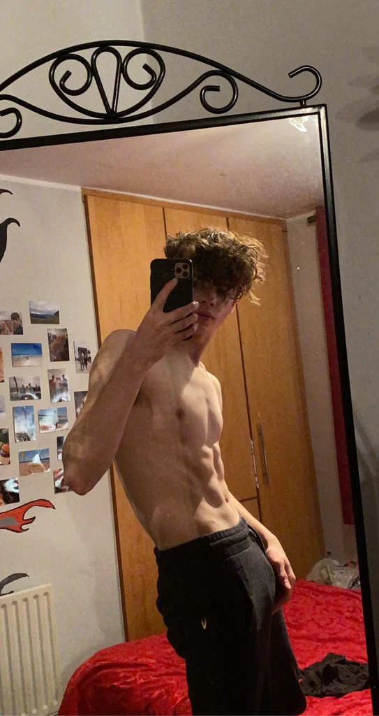 adam  (18+)'s avatar