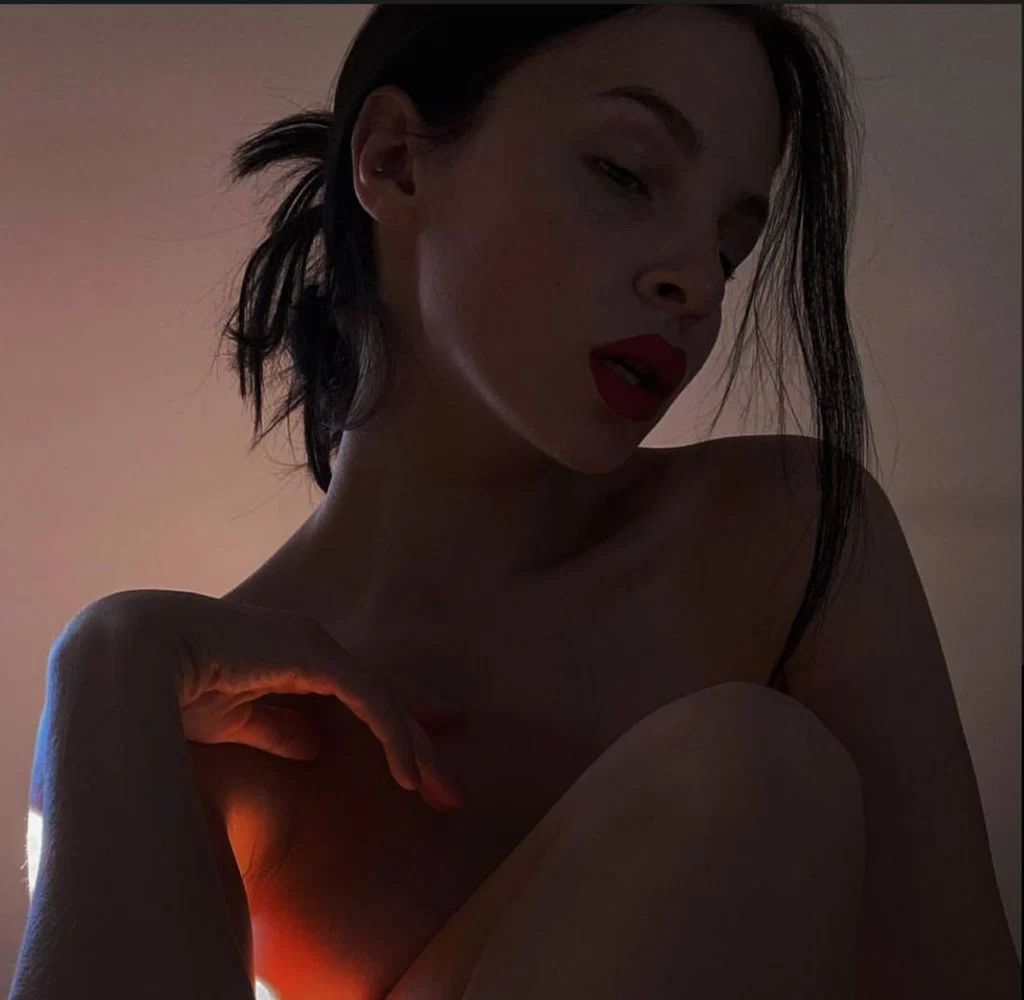Holly Mary's avatar