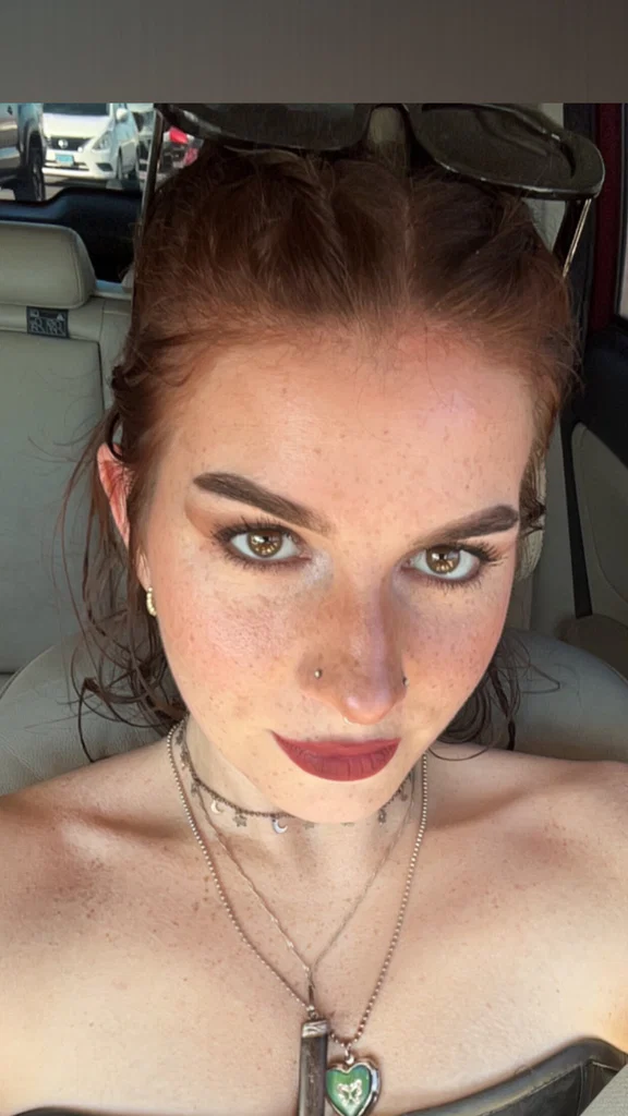 Aria 🖤's avatar