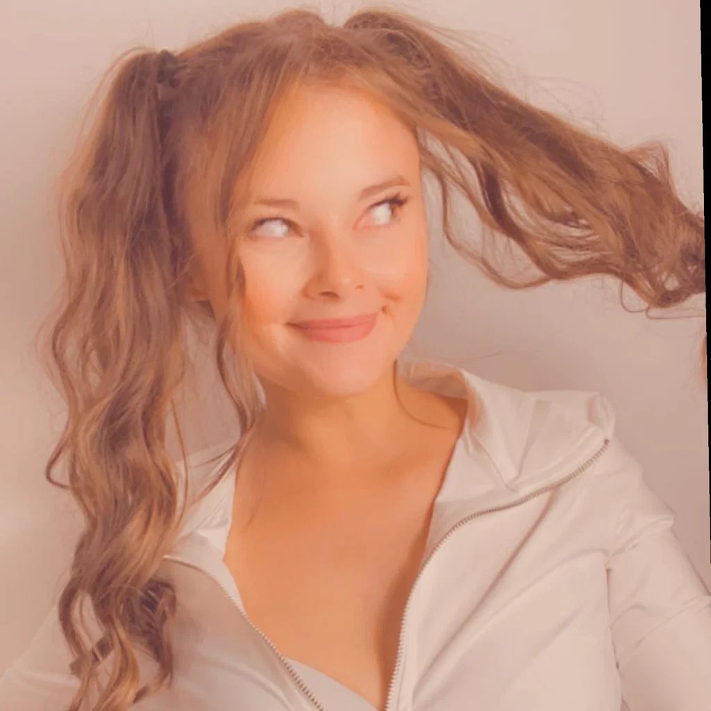 Shelby Lewis's avatar