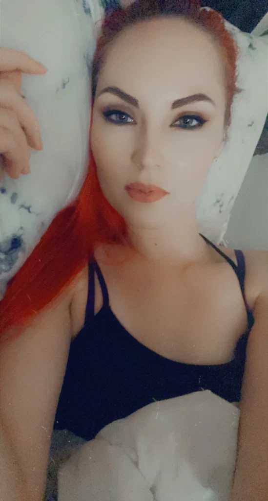 Miss Elyse's avatar