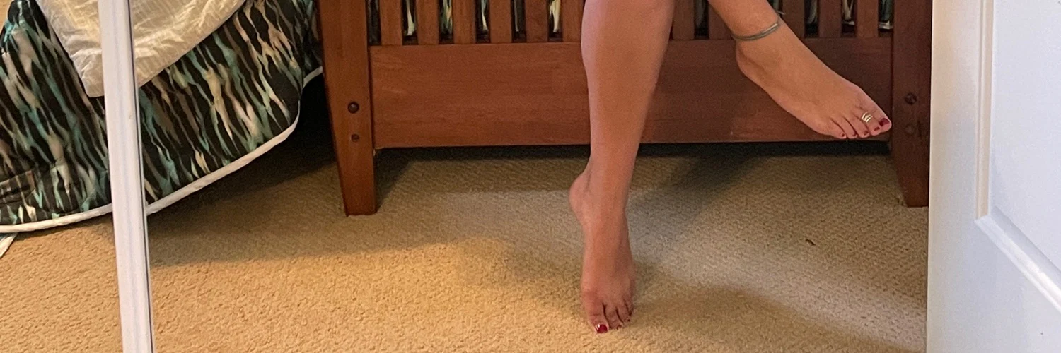 Miss Bee 🐝 profile banner