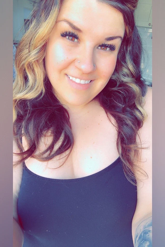Ava | Dog Mom w. a 9–5 💼🐶