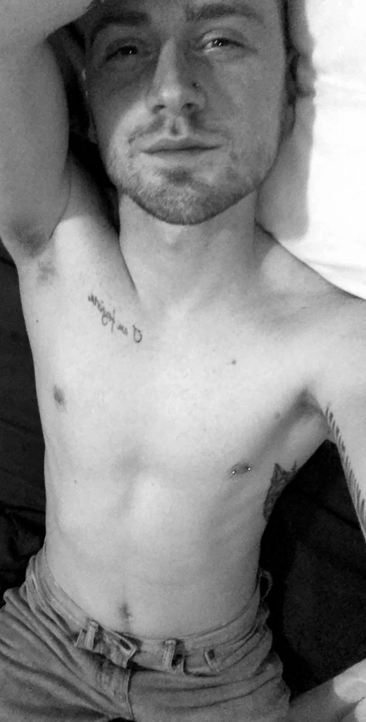 Red head and tattoos's avatar