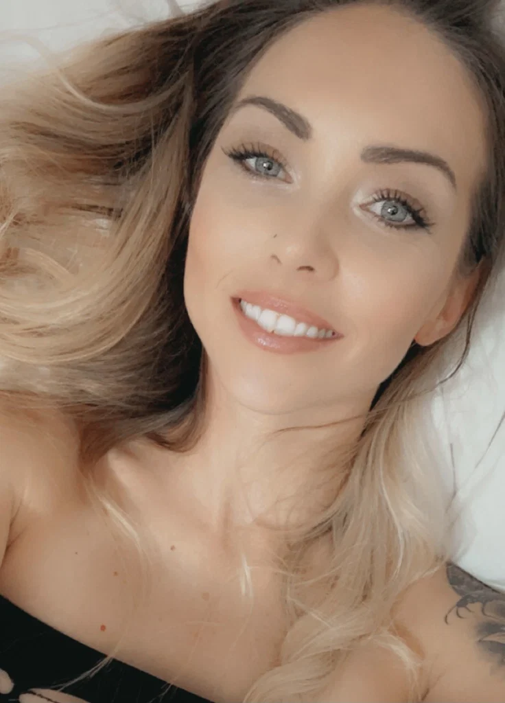 Kayla lee's avatar