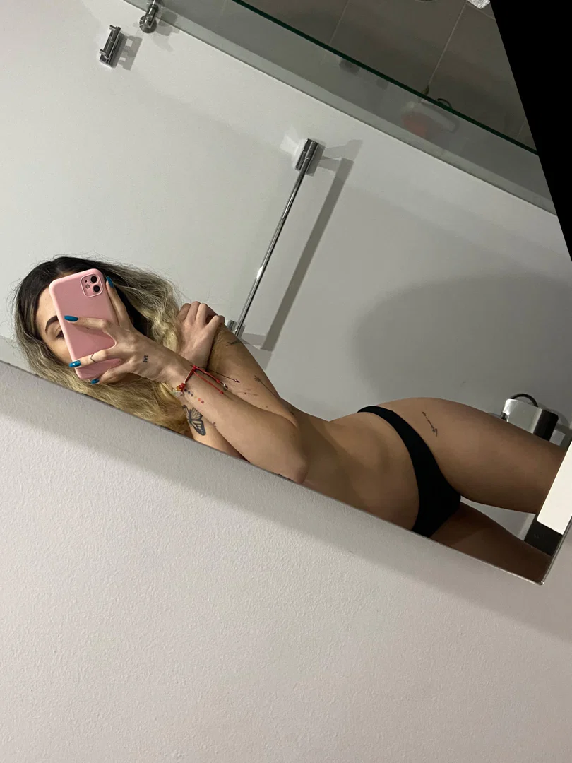 Anette Valentina Castro profile banner