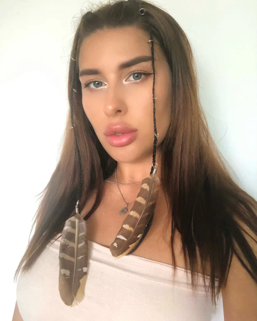 KRISTINA PLEASURE 😏💦's avatar