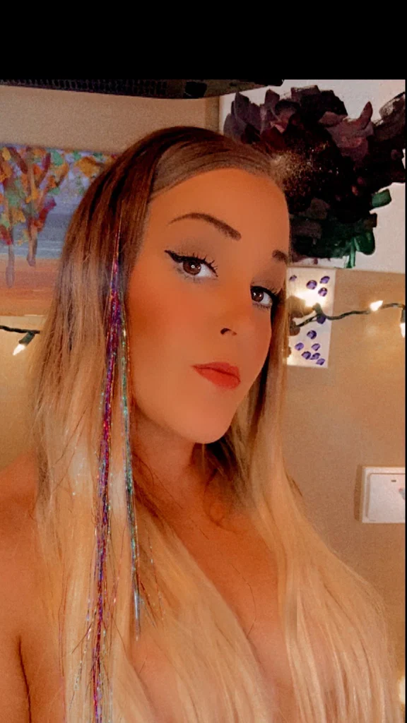 Mlfnextdoor's avatar