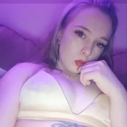 Violet Queen's avatar