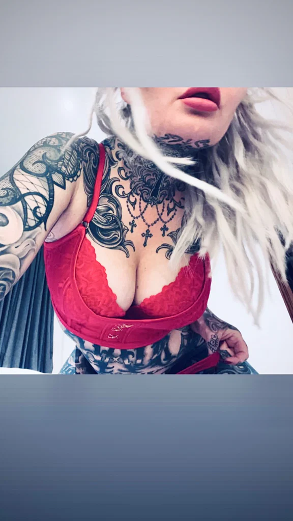 Jenn Dee's avatar