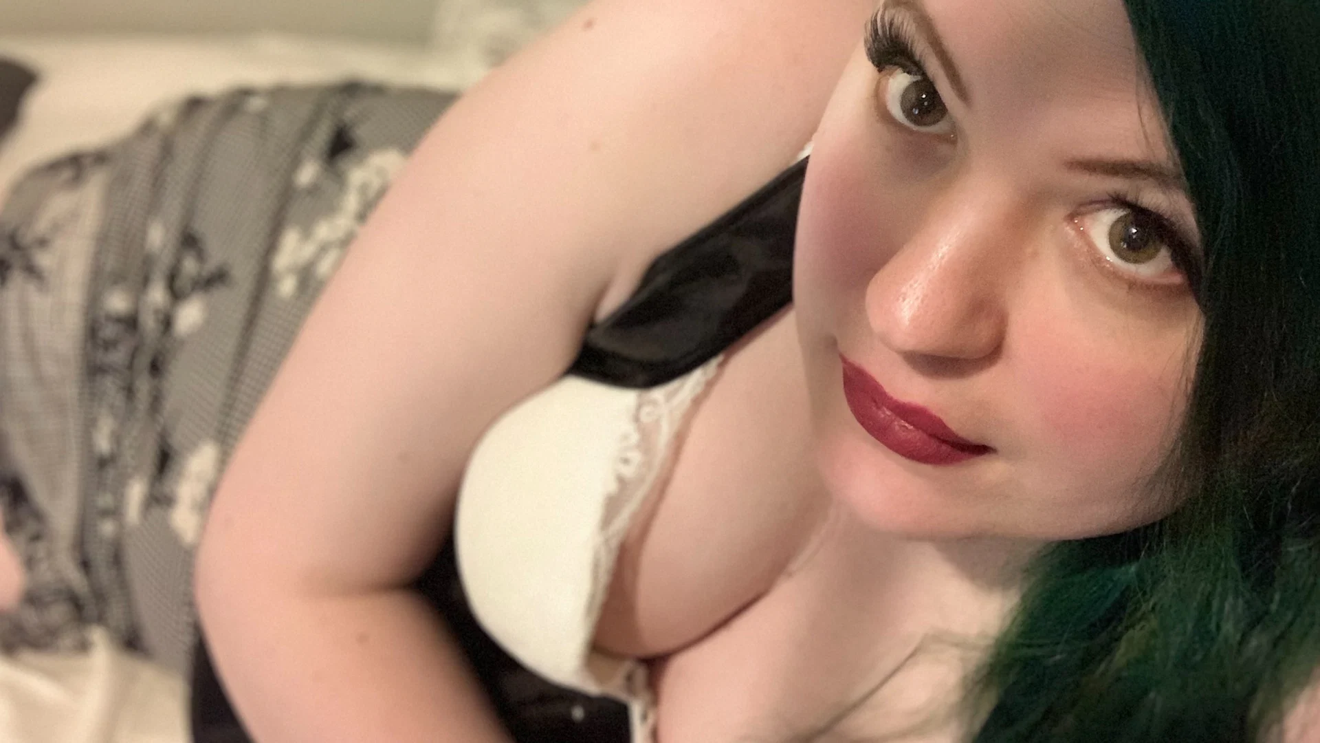 Angel Macaye 💖Commie Slut💖 profile banner