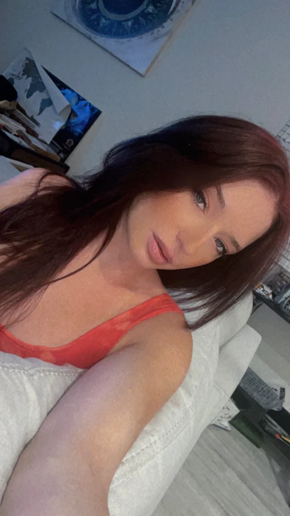 Mara 🍭's avatar