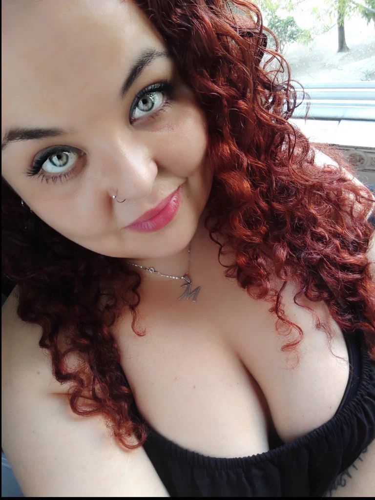 little green eyes's avatar