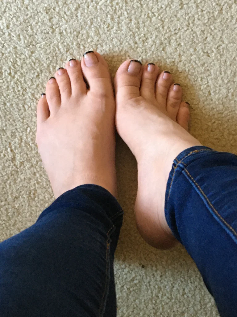 TWINKLE TOES✨'s avatar