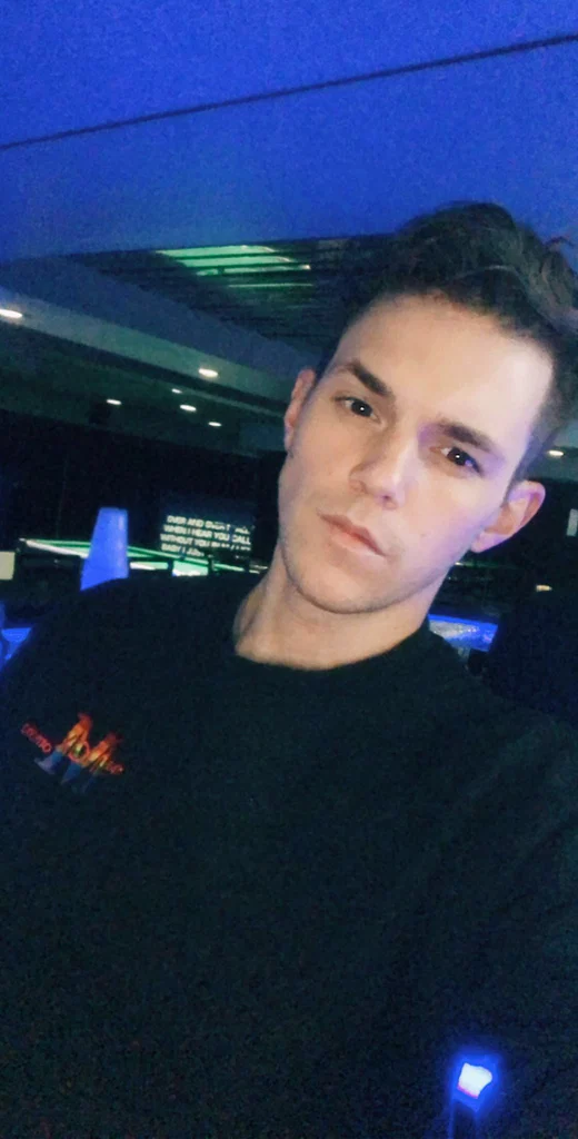 Andrew Kubik's avatar
