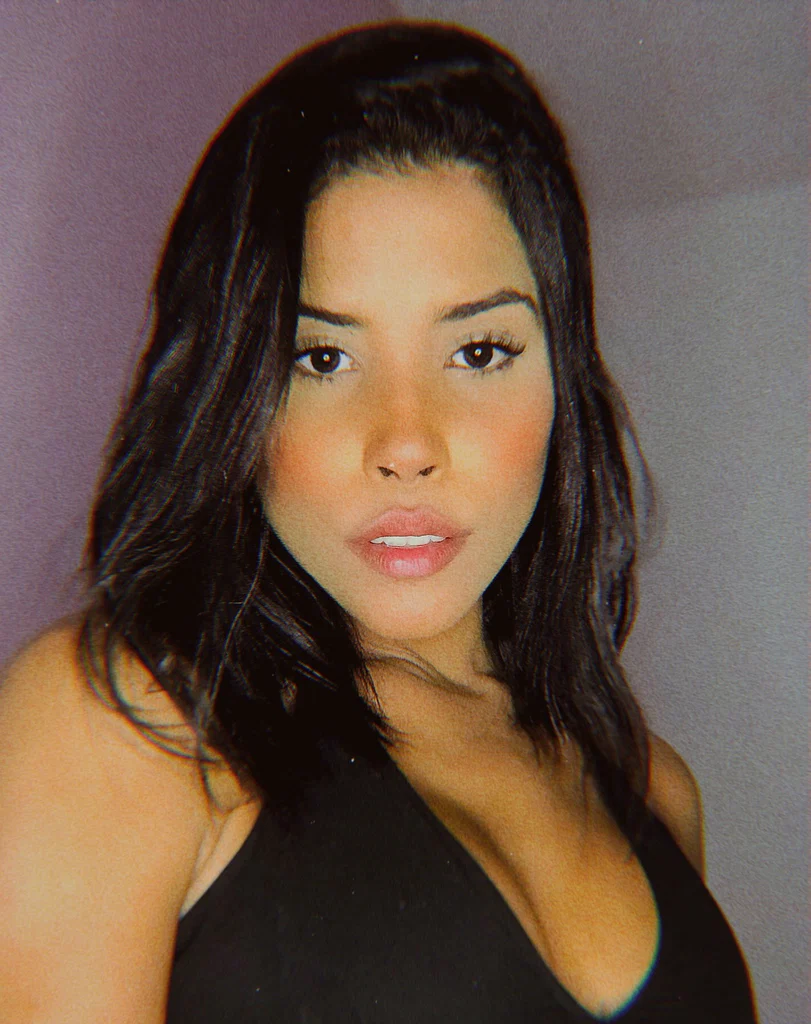 Nicolle Angel's avatar
