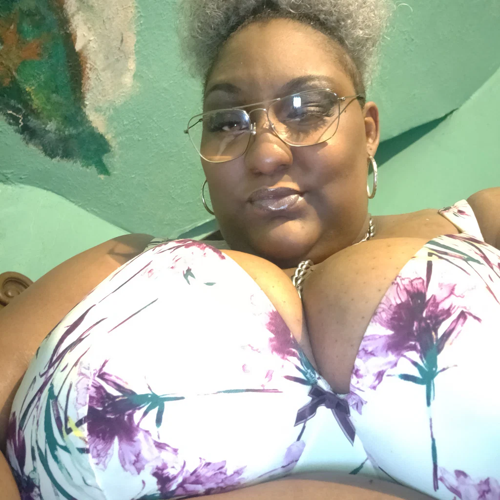 YOUR FAVORIT3 BBW's avatar