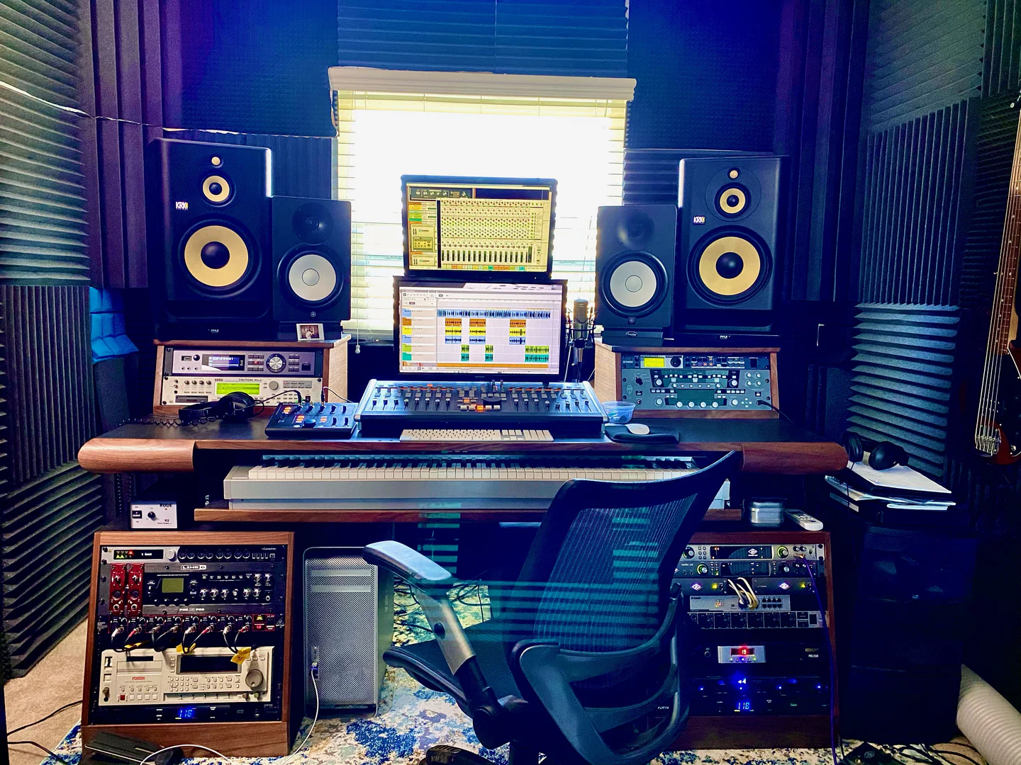 Latee profile banner