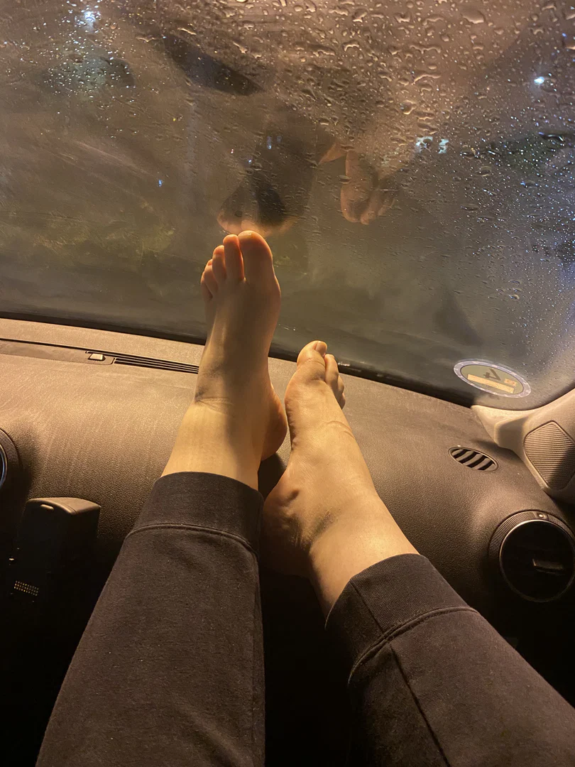 SweetFeetx98 profile banner