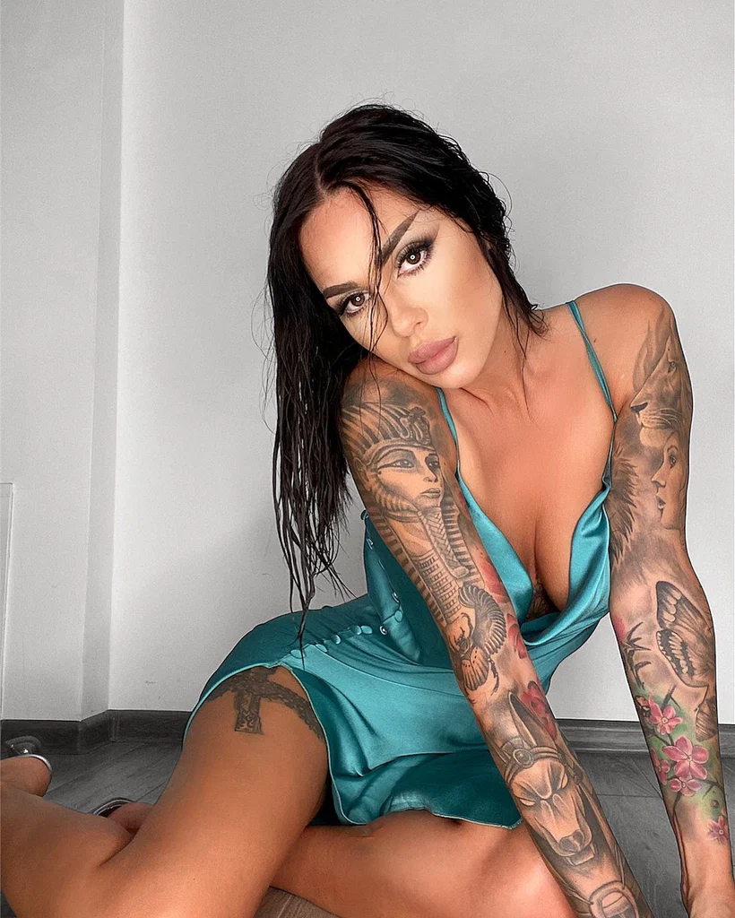 Reka Marta's avatar
