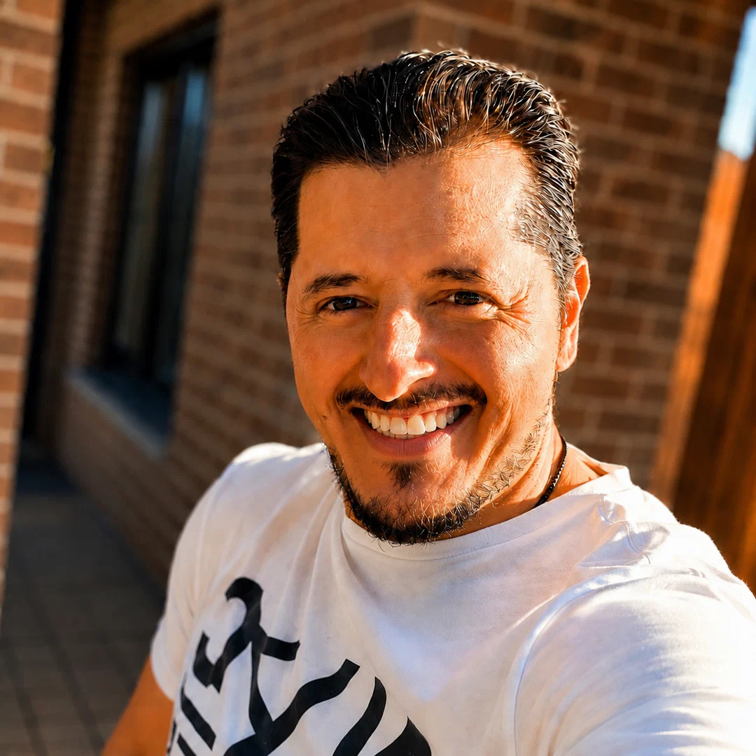 Costas profile banner
