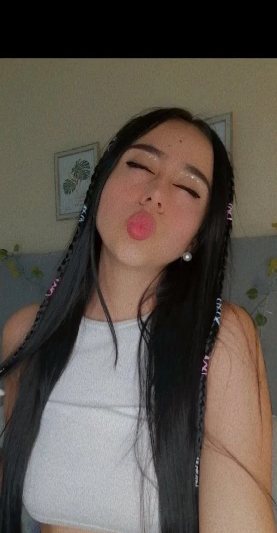 Luna Cardona profile banner
