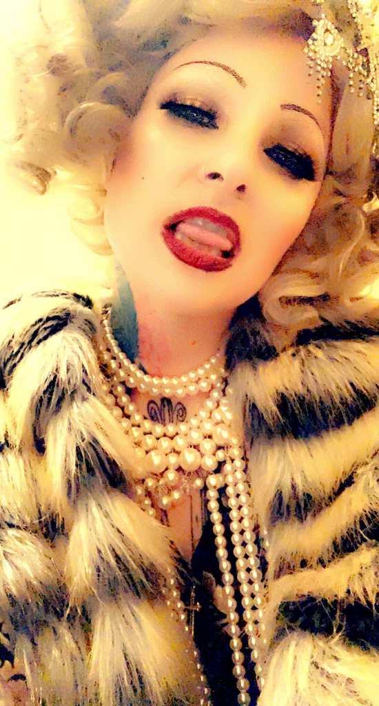 Madame Tzarina's avatar