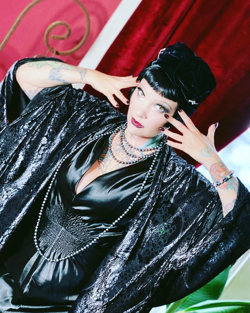 Madame Tzarina profile banner