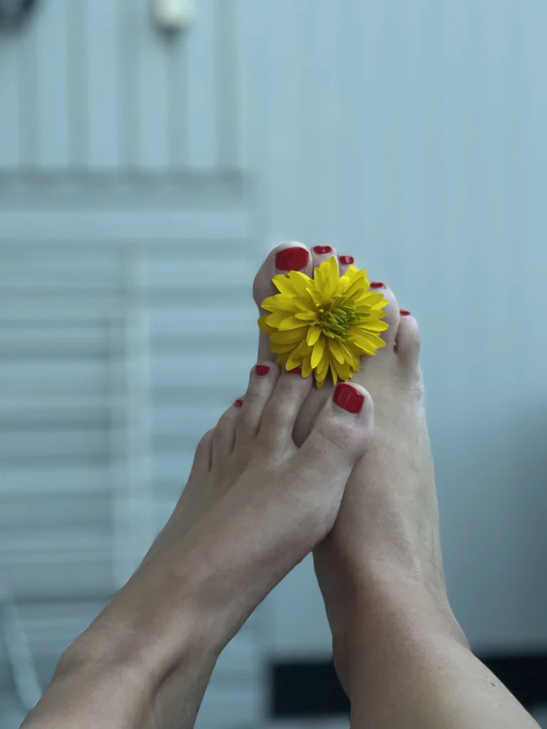 Foot fetish page's avatar