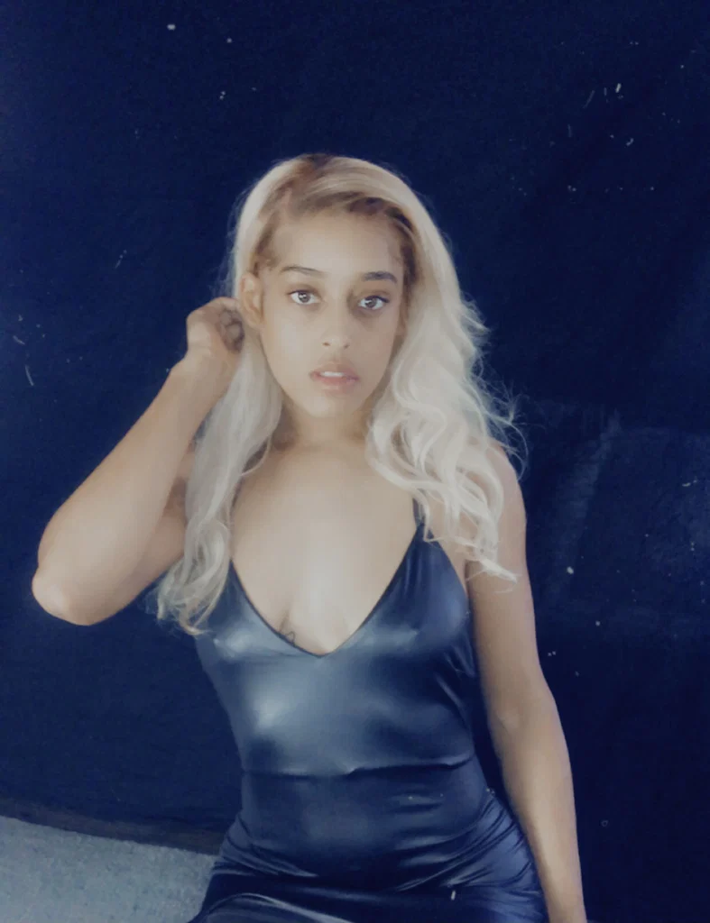 Sunni Rae's avatar