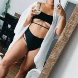 Queen B's avatar