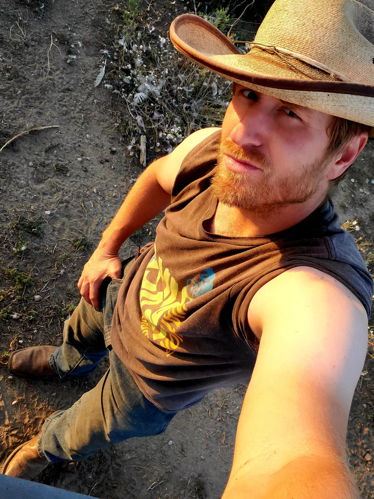 Luke Hansen the rugged cowboy farmer!'s avatar