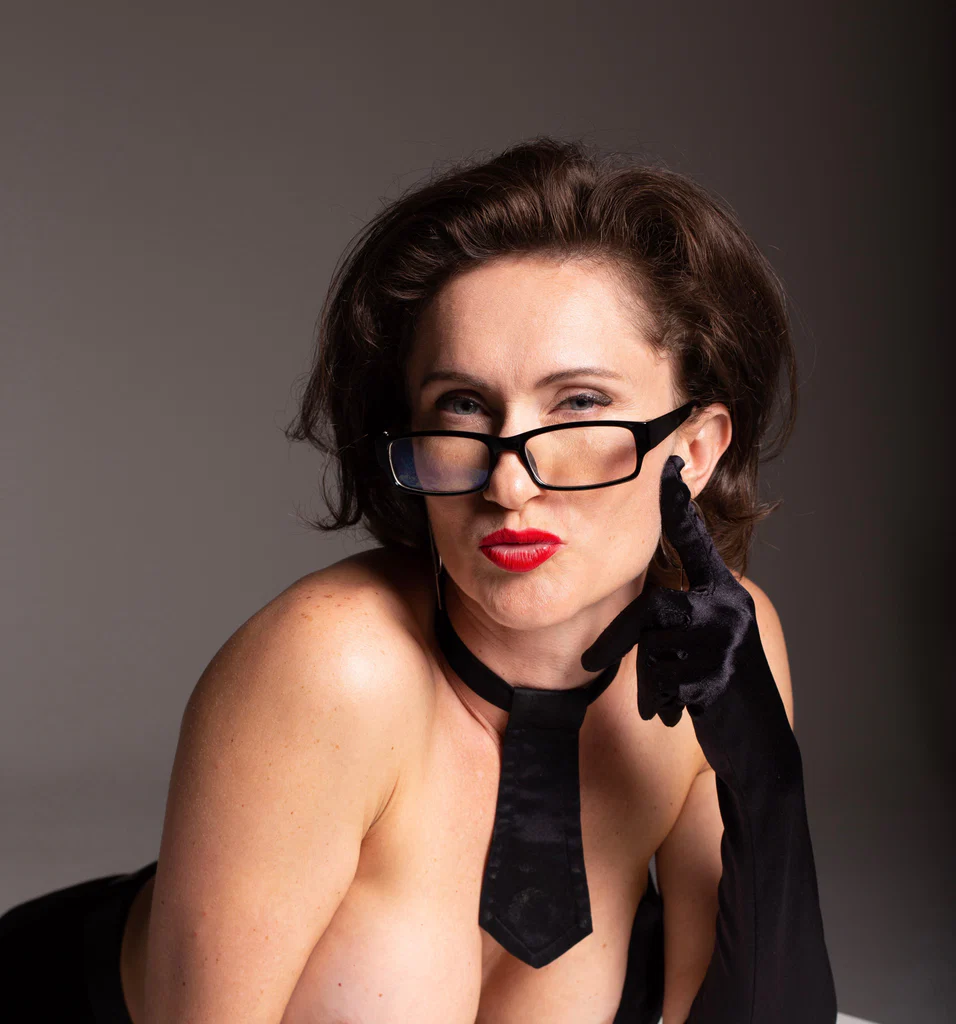 VIKKI DEE 💄 OFFICE  SEXY WOMAN 👠 VIP