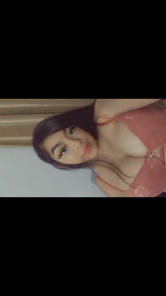 Alexisluv🤍's avatar