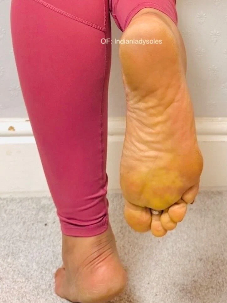 Soles of a true goddess's avatar