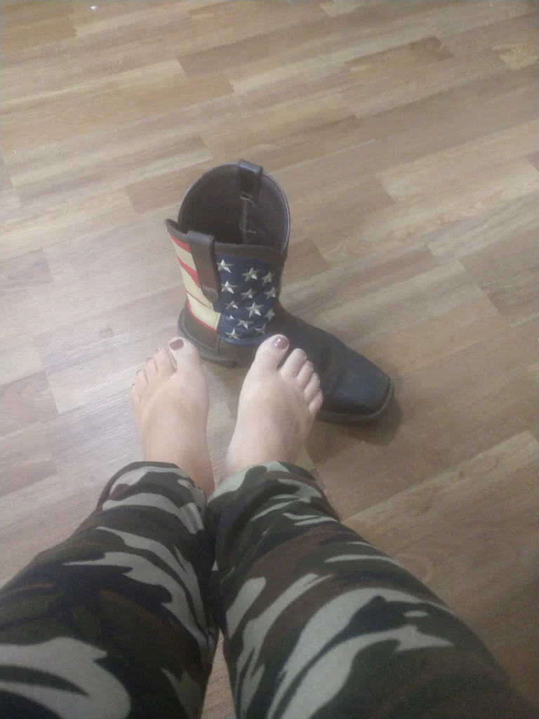 OnlyFeetLuv's avatar