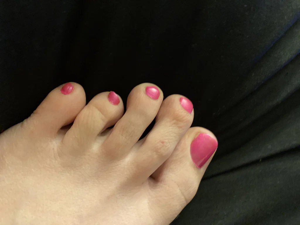 Pinky Toez