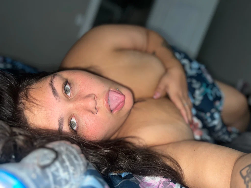 Curvy&amp;beautiful's avatar