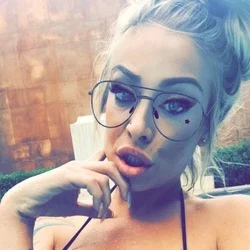 Chloe_happens's avatar