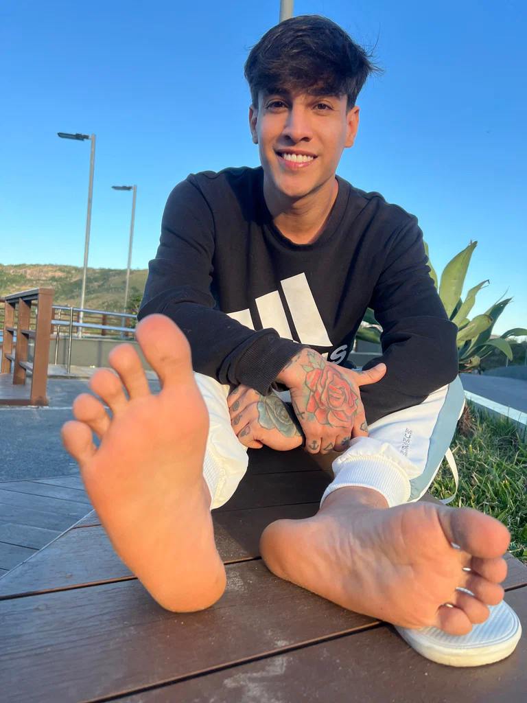 TATTOOBOYFEET's avatar