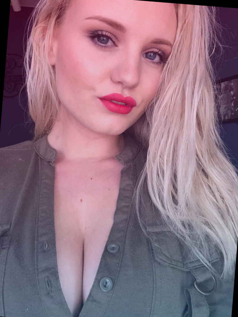 Lena Starr's avatar