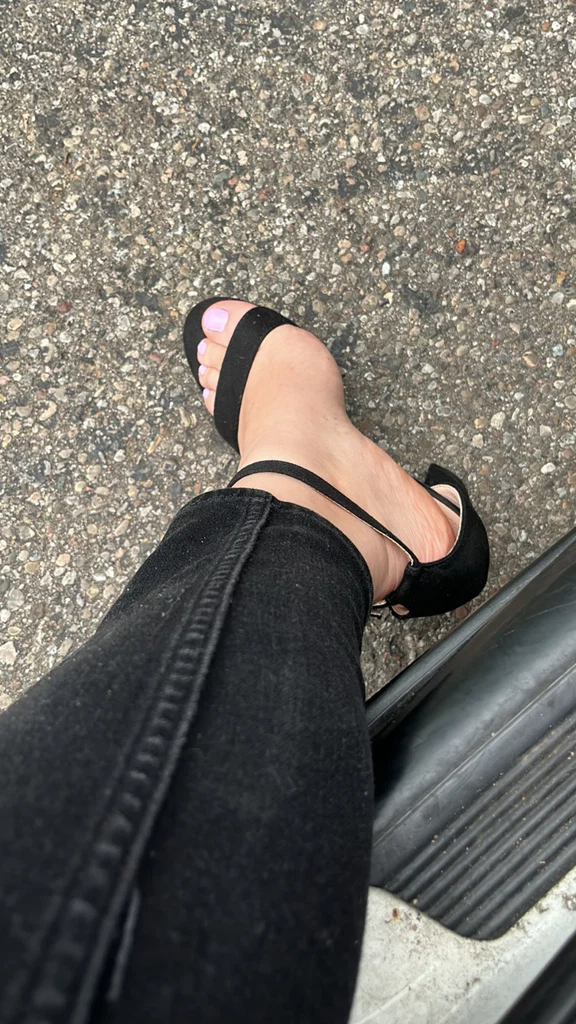 Gia B