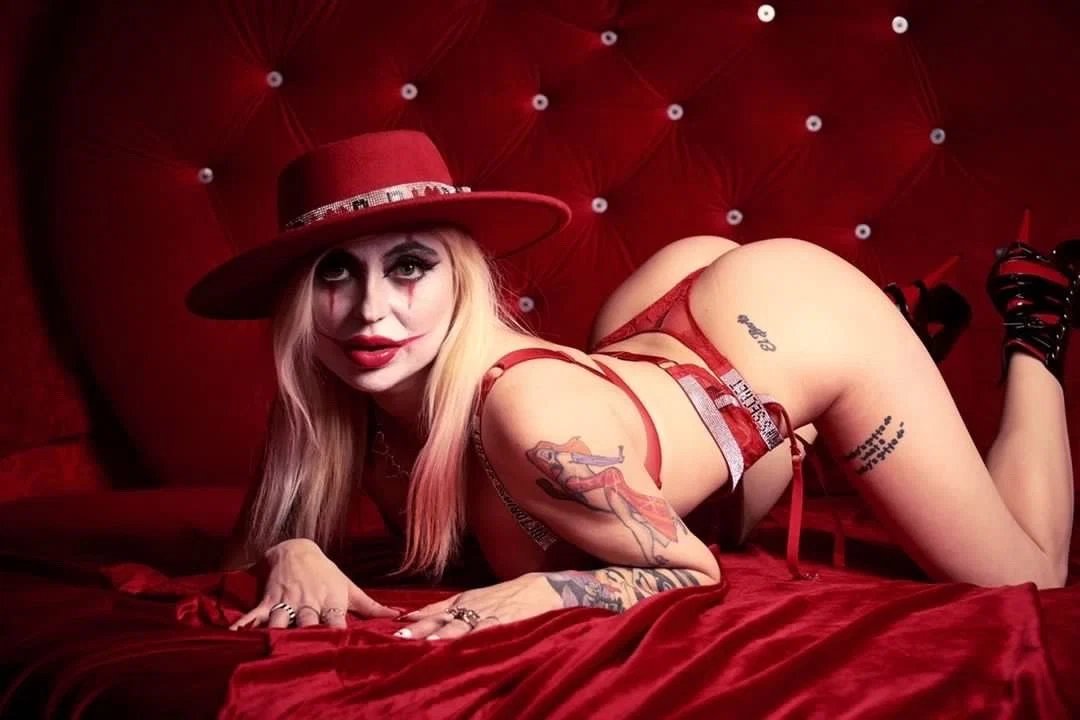 Harley Quinn profile banner