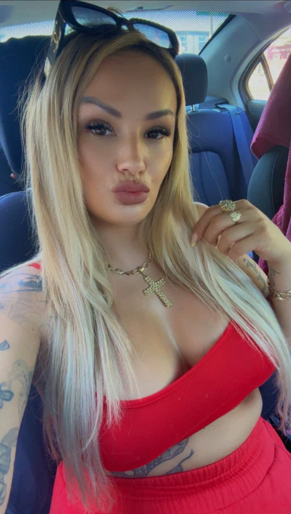 KENDAL❣️'s avatar