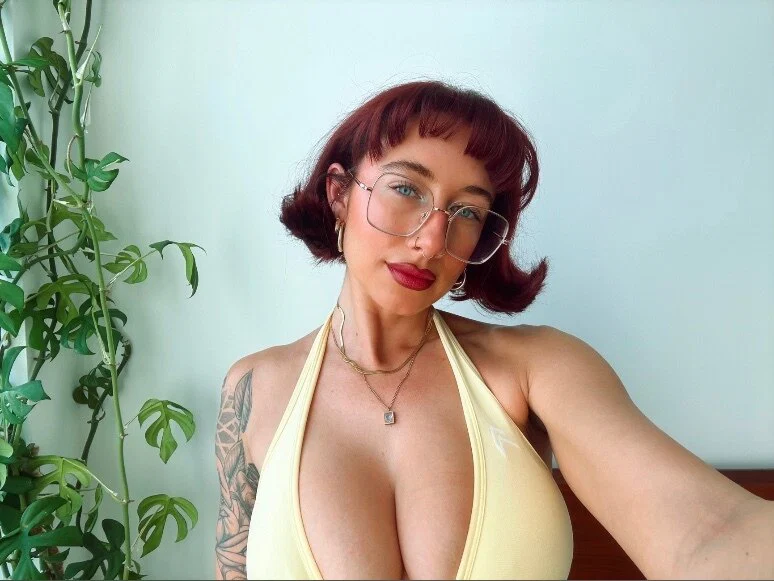 Molly Dixx 🌹