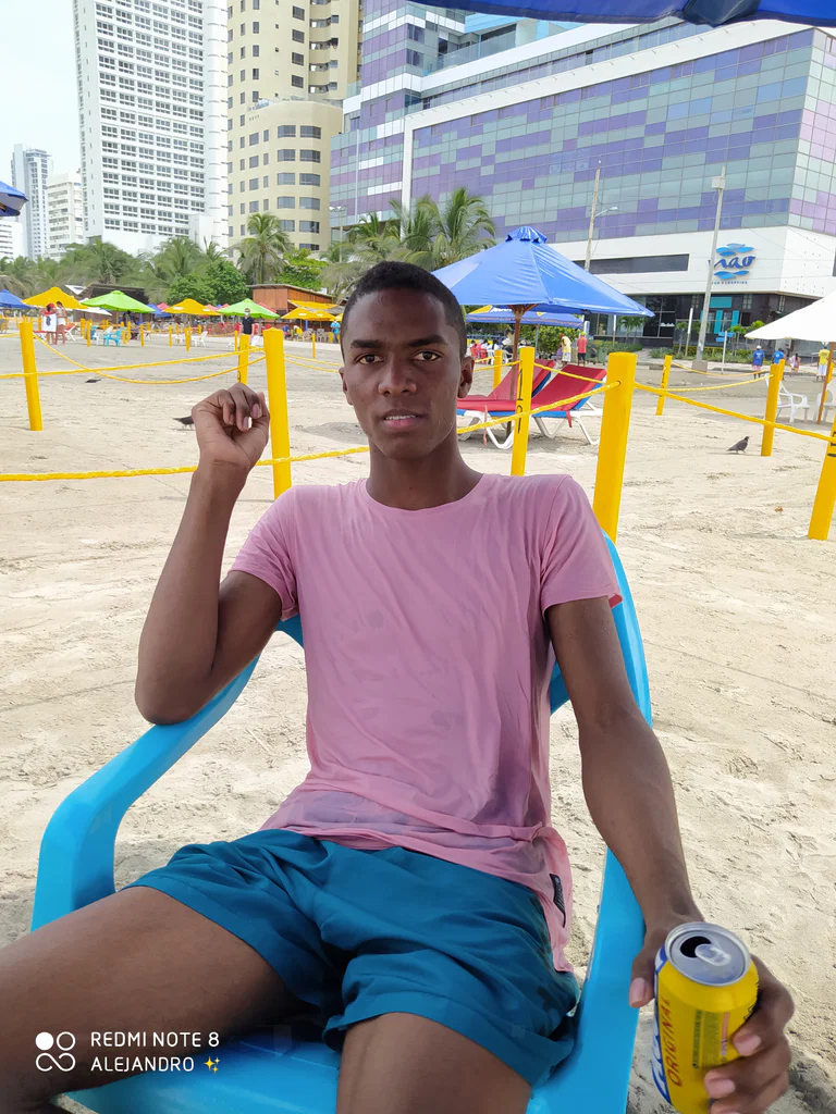 Alex 😊's avatar