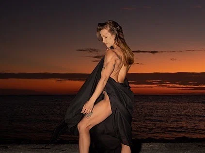 Veronica Pope profile banner