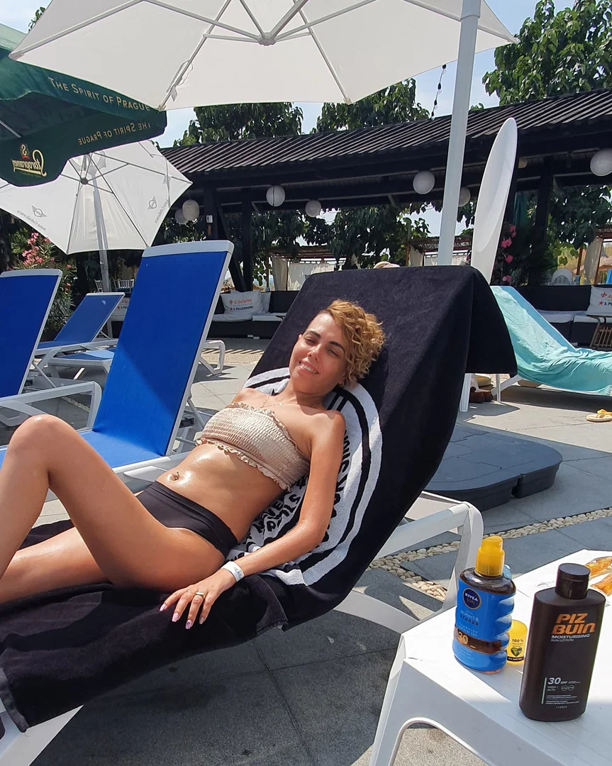 Petite profile banner